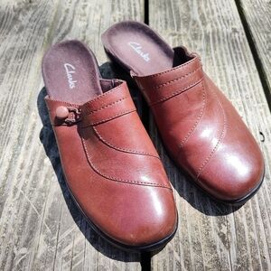 Clarks Brown Leather Slip On Clog Mules Low Heel Size 6.5M Womens Shoes 80565
